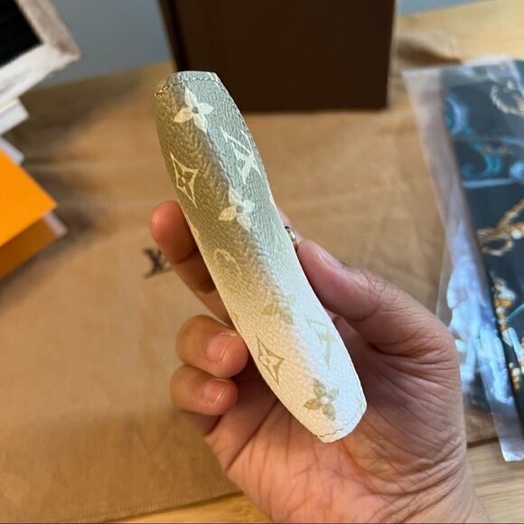 LOUIS vuitton small kirigami spring in the city - Picture 8 of 14